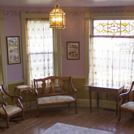 The Cottage House Council Grove Экстерьер фото